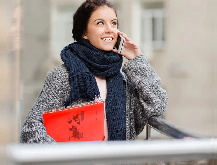 Liderpapel Carpeta Escaparate con Espiral 20 Fundas Polipropileno DIN A4 Rojo