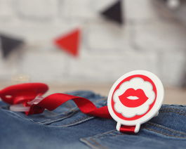 KioKids Sujetachupete Mr&Mrs Rojo para +6 meses con Pinza y Velcro