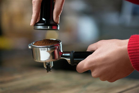 Sage SES880BTR4EEU1 Cafetera Barista Touch Negra con Pantalla Táctil y Texturización Automática de Leche