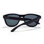 Hawkers ONE COLT Gafas de Sol Polarizadas Cuadradas Unisex - Color Black Grey, Montura TR-90, Puente 18.5 mm, Lente 44.1 mm, Varilla 140 mm