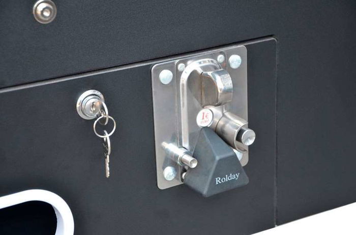 Ociotrends Futbolín Pro con Monedero Negro, Jugadores de Metal, Piernas Abiertas, Medidas 142x76x92 cm