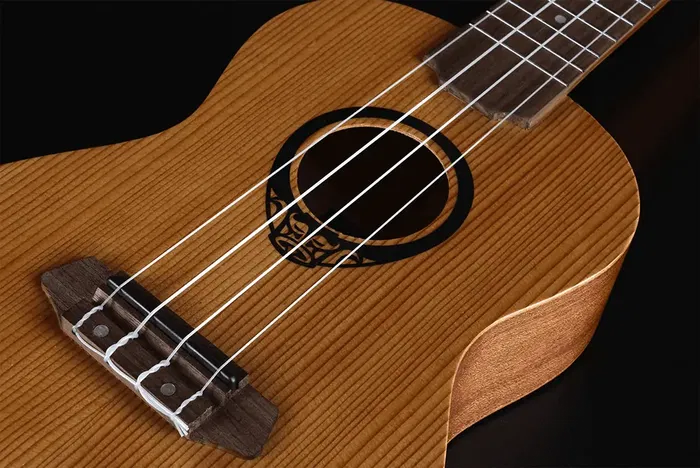 LAG Ukelele Concert Sapele TKU10C con Funda Incluida LAG Ukelele Concert Sapele TKU10C con Funda Incluida