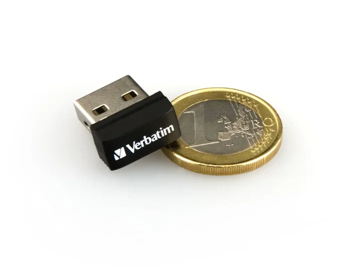 Verbatim Pendrive USB Store 'n' Stay Nano 16GB, USB 2.0 Tipo A + Micro-USB para Televisores y Coches, Negro