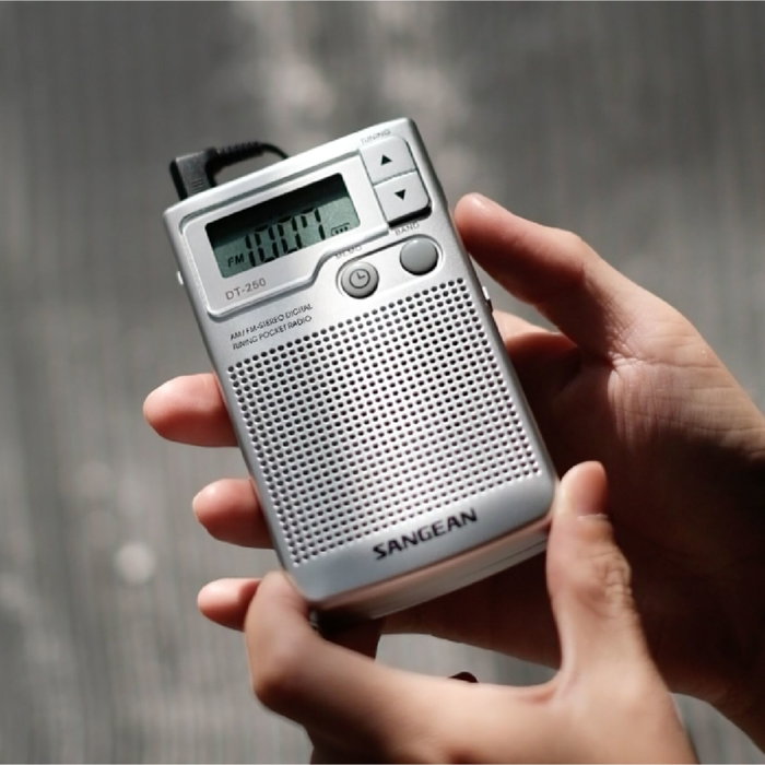 SANGEAN Radio digital DT250S con altavoz, autoscan y temporizador