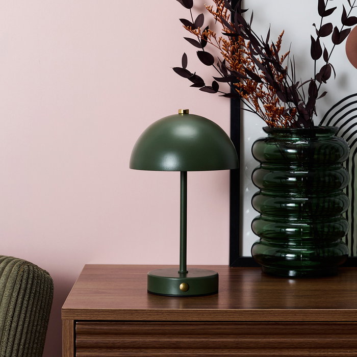 Home Deco Factory - Lámpara de Mesa Recargable en Verde, Material Metal Home Deco Factory - Lámpara de Mesa Recargable en Verde, Material Metal