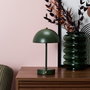 Home Deco Factory - Lámpara de Mesa Recargable en Verde, Material Metal