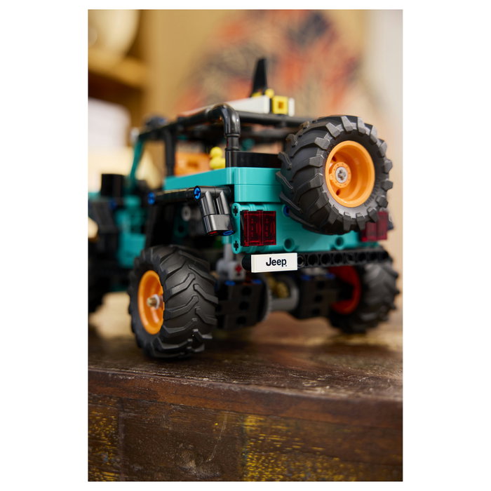 LEGO Technic SUV Jeep Wrangler Rubicon 42227