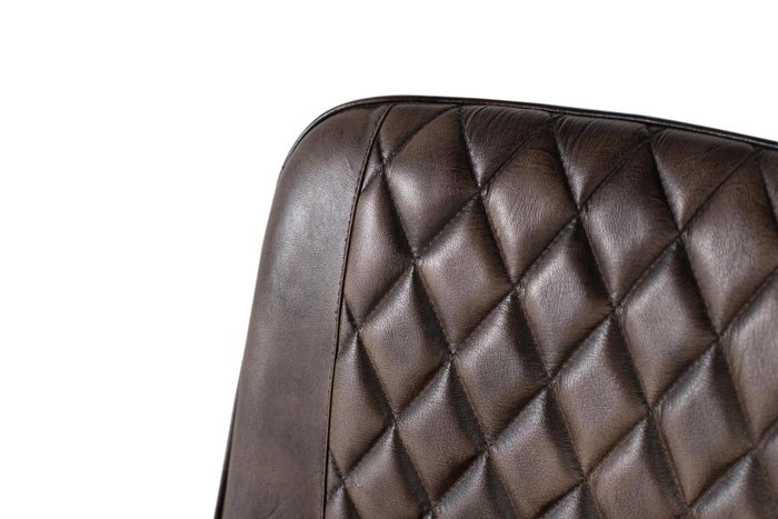 Giner y Colomer Silla Tapizada en Piel Gris Ceniza con Detalle de Costuras en Rombo y Pata en Hierro Negro