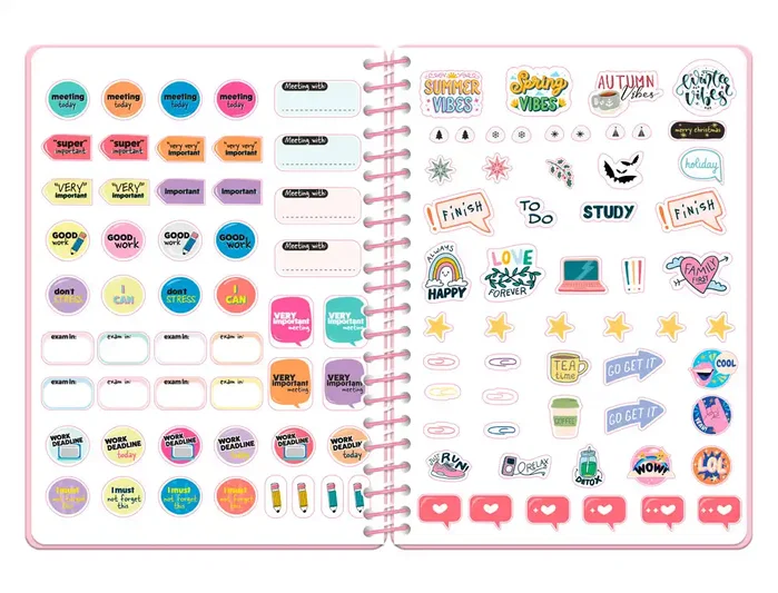 Liderpapel Agenda Escolar 2026-2027 Military Teens Bilingüe Día Página A6+ Rosa con Espiral y Pegatinas, Tapa Cartón Forrado, Papel FSC 80g, Gomilla