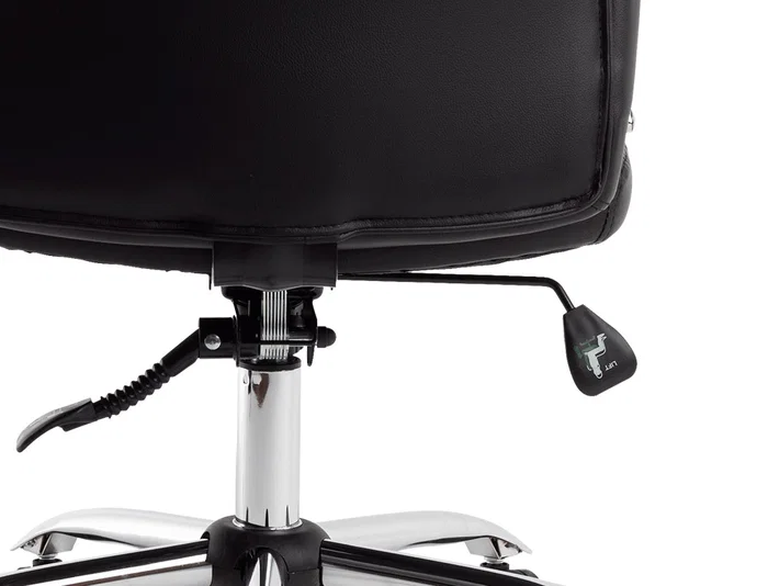 Q-connect Silla de Dirección en Similpiel Negra con Base Metálica Cromada, Mecanismo, Reposabrazos Cromados, Altura Máx 1250 mm, Ancho 610 mm, Profundidad 700 mm, Ruedas Premium