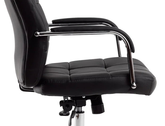 Q-connect Silla de Dirección en Similpiel Negra con Base Metálica Cromada, Mecanismo, Reposabrazos Cromados, Altura Máx 1250 mm, Ancho 610 mm, Profundidad 700 mm, Ruedas Premium