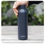 QUOKKA Botella Termo 630 ml Acero Inoxidable Solid con Colgador, Color Slate - Mantiene Calor y Frio