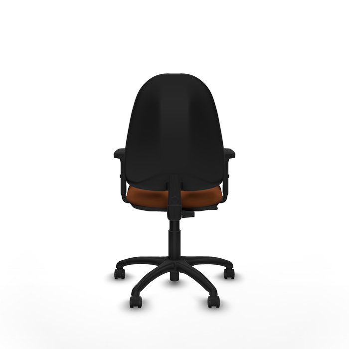 Silla de oficina Algarra con mecanismo Contacto permanente básico tapizada con Similpiel color Marrón. Equipada con Base poliamida negra, Brazos 2D y Ruedas autofrenantes