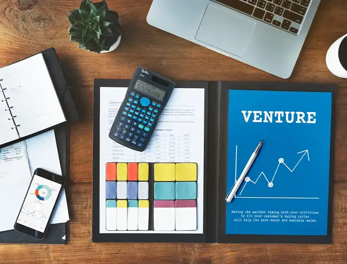 Liderpapel XF32 Calculadora Científica 12 Dígitos 240 Funciones Solar y Pila Tapa Azul 156x85x20mm