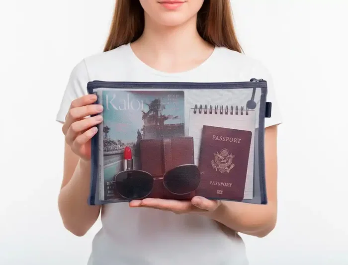 Liderpapel Bolsa Zipper Bag Poliéster Transpirable Multiusos DIN A4 Azul Marino