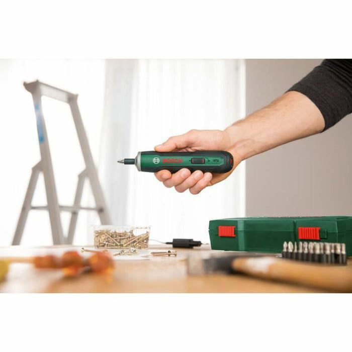 Bosch PushDrive Destornillador inalámbrico con cargador micro USB y 32 puntas