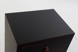 DKD Home Decor Mesita de Noche Colección Masako, Estilo Oriental, Color Negro y Rojo, Dimensiones 34 x 66 x 45 cm, con 1 Cajón y 2 Puertas