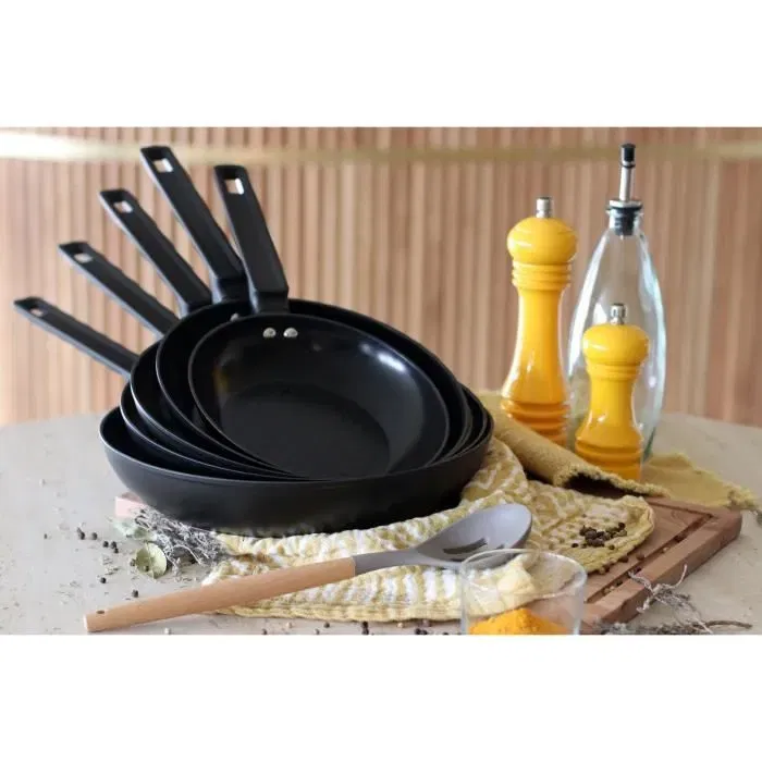 Menastyl 6020635 Sartén de Aluminio Forjado 20 cm Negro, Apto para todo tipo de fuegos, incluida inducción