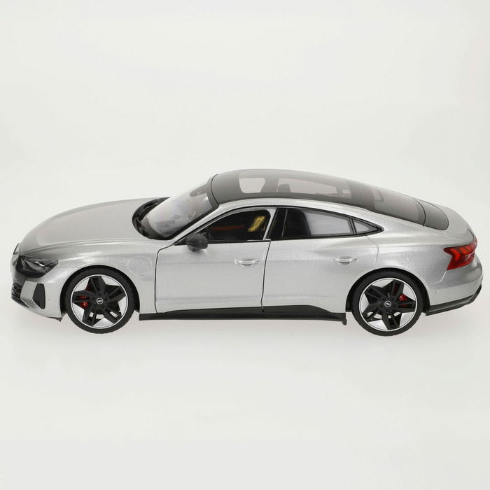 Coche Bburago GT-Audi RS E-TRON GT 2022 1:18