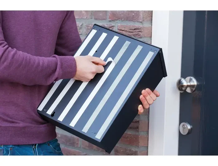 Uhu Cinta Adhesiva Doublefix Invisible Doble Cara Extra Fuerte 1,5 m x 19 mm, para Montar y Fijar Objetos Permanentes en Interiores y Exteriores