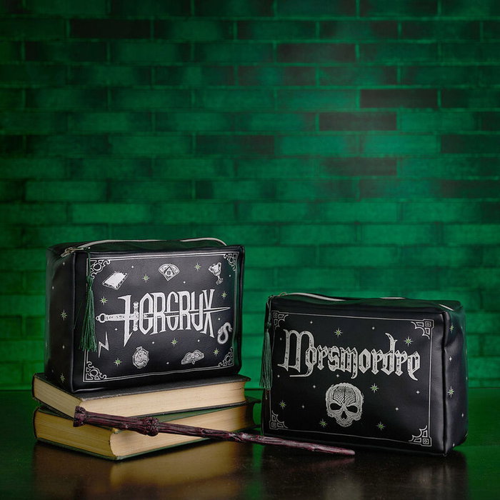 WIDDOP & CO Neceser Harry Potter - Dark Arts, Fabricado con Tejidos de Alta Calidad, Auténticos Adornos, Durable, Encantador y Funcional para Fans