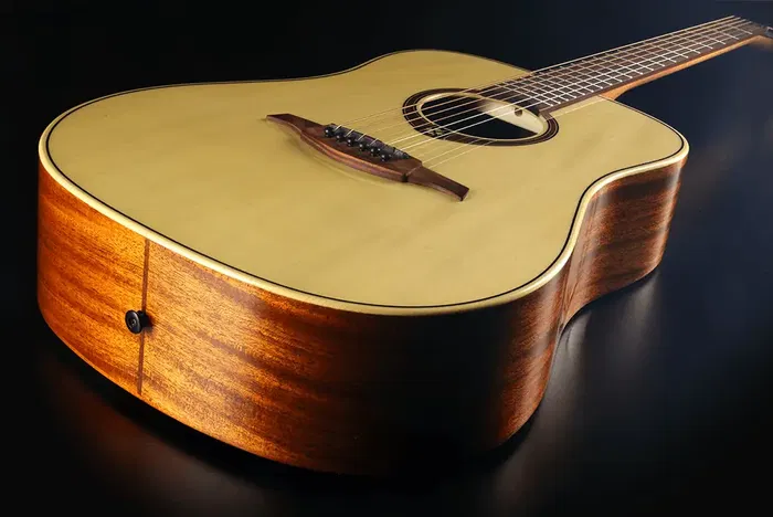 LAG Guitarra Acústica Dreadnought Tramontane 88 Lag Tapa Abeto Engelmann Macizo Acabado Brillante Natural Folk