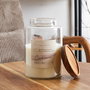 Home Deco Factory Vela Perfumada en Tarro, Aroma Cachemira, Tapa Madera Acacia, 650g para 45h, Cocooning - 16.5 cm