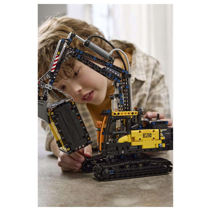 LEGO 42175 Technic Volvo FMX Truck y Excavadora EC230 Eléctrica, Juego de Construcción de 2274 Piezas para +10 Años