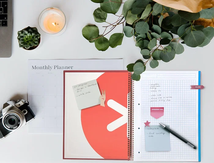 Antartik Cuaderno espiral micro a4 tapa forrada 120h cuadro 5mm 5 bandas 4 taladros color frambuesa