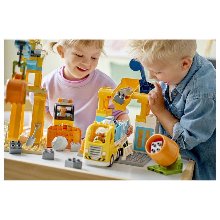 LEGO DUPLO 10476 Obra y Vehículos de Construcción 3 en 1 Set de Construcción con 84 Piezas y 2 Figuras, Edad 3+ Años