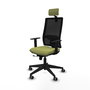 Silla de oficina Horna con mecanismo Sincro/Traslack tapizada con Tela color Verde oliva y malla color Negro. Equipada con lumbar 1D, Brazos 1D, Cabecero 2D y Ruedas 65 mm parqué
