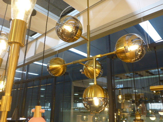 DKD Home Decor Lámpara de Techo de Metal y Cristal con 5 Bolas, Dorado y Blanco