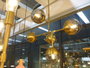 DKD Home Decor Lámpara de Techo de Metal y Cristal con 5 Bolas, Dorado y Blanco