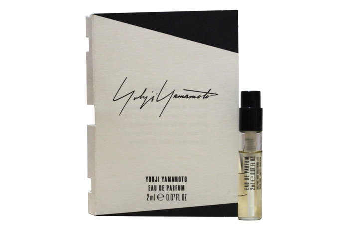 Yohji Yamamoto Pour Femme Agua de perfume para mujeres 2 ml Yohji Yamamoto Pour Femme Agua de perfume para mujeres 2 ml