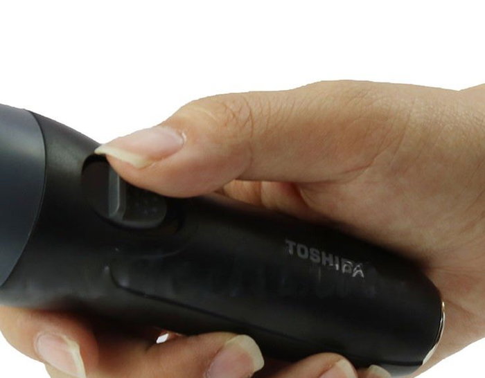 TOSHIBA Linterna LED Negro