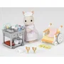 Sylvanian Families 5094 Enfermera y Accesorios Figura de Conejo Madre para Niños y Niñas a partir de 4 Años con Más de 30 Accesorios