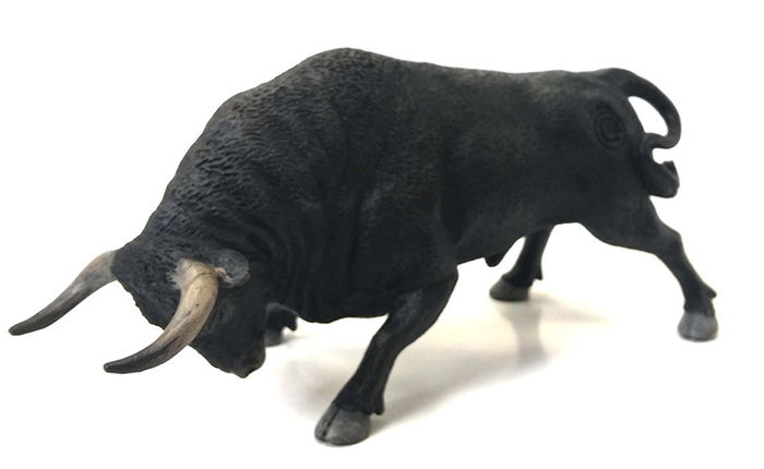 Deqube Toro Bravo Negro Zaino Embistiendo Réplica Animal Pintada a Mano en Resina Coleccionable para +3 Años