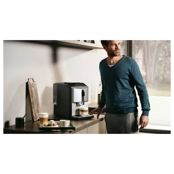 Siemens TF303E07 EQ.300 Cafetera superautomática plata/negro Siemens TF303E07 EQ.300 Cafetera superautomática plata/negro