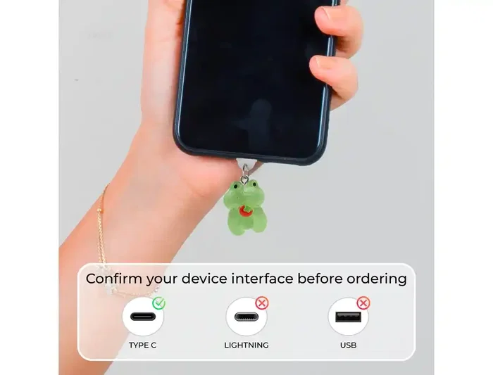 Wondee Charm Protector para Puerto Type-C, Accesorio Decorativo de Fresa y Rana para Móvil, 25x10x20 mm Wondee Charm Protector para Puerto Type-C, Accesorio Decorativo de Fresa y Rana para Móvil, 25x10x20 mm