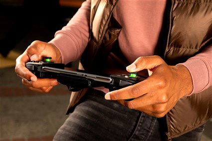 Power A Mando 1510706-01 XP7-X Plus Bluetooth para Móvil y Juegos en la Nube Android y PC con Soporte Telescópico y Batería 2000mAh