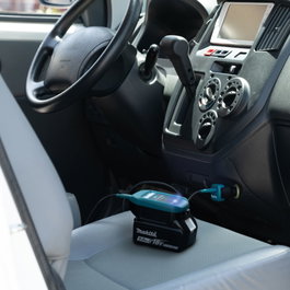 Makita DC18SJ Cargador USB-PD con ADP14 y Cable USB-C para baterías LXT