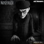 Mezco Toyz Living Dead Dolls Figura Nosferatu 1922 25,5cm con levita y sombrero