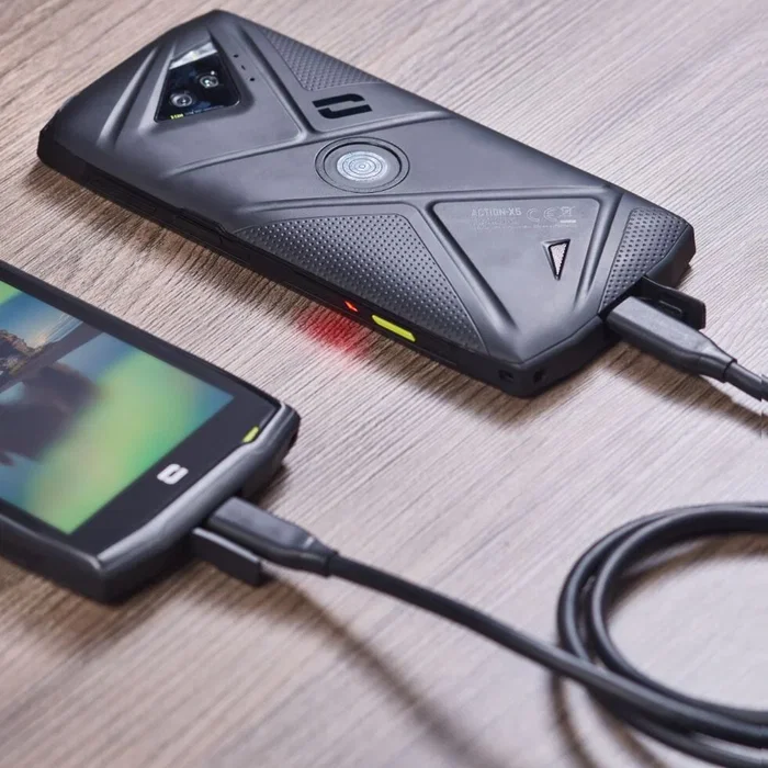 Crosscall 1301239999222 Cable USB-C a USB-C 1.2m, Blindado, Carga Rápida 20W, USB 2.0, Transferencia de Datos y Carga, Negro