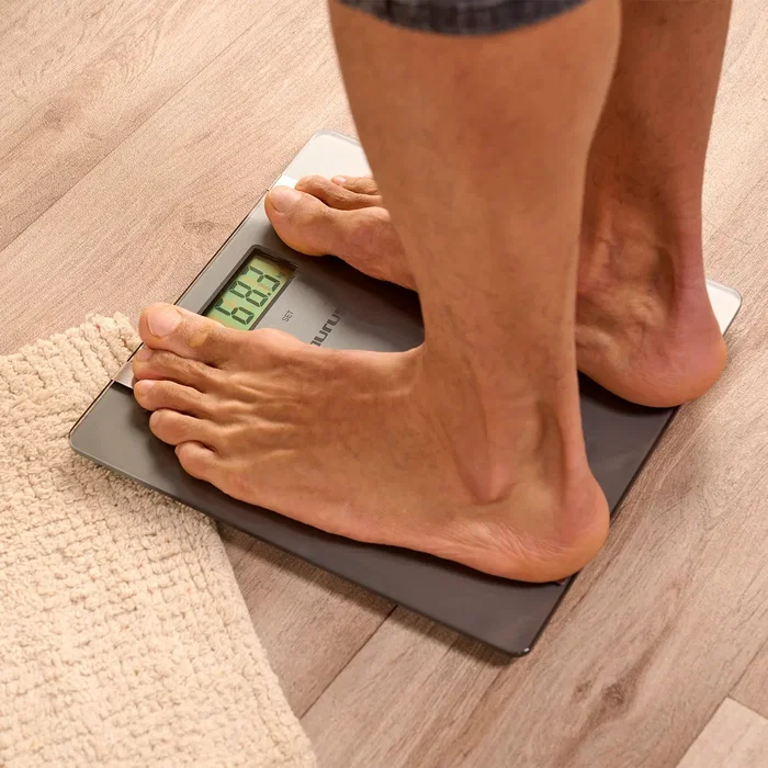 Taurus Inception Precission - Báscula de baño inteligente electrónica, mide peso, % grasa y agua corporal, LCD, vidrio templado gris, 180kg, 10 memorias