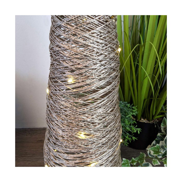 Árbol en forma de cono con 40 leds 80cm dorado Árbol en forma de cono con 40 leds 80cm dorado