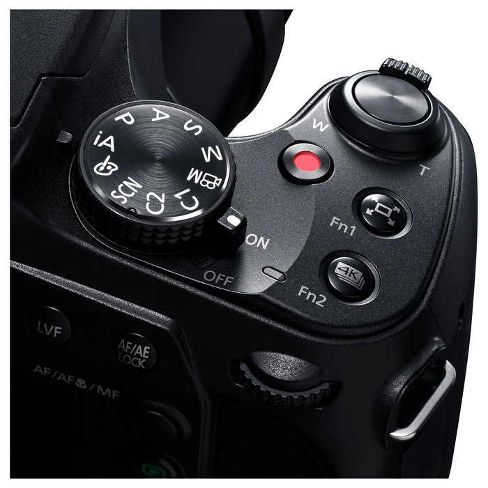 Panasonic Lumix DC-FZ82 Cámara Bridge 18.1 MP, Sensor MOS, Zoom Óptico 60x, 4K Ultra HD, 3" Pantalla Táctil, Negro