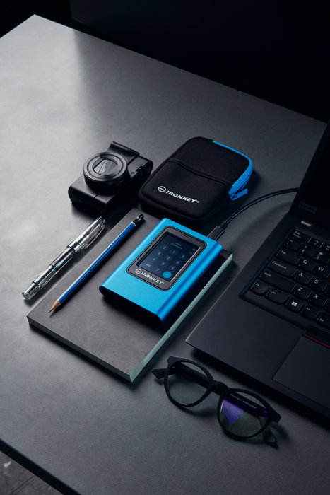 Kingston IronKey Vault Privacy 80 960GB Azul