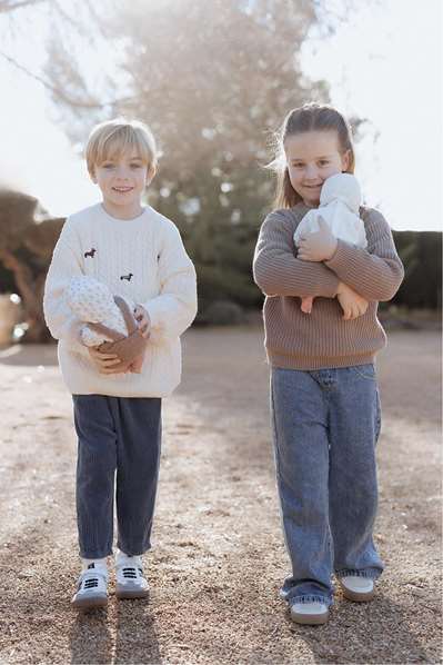 Muñecas Arias Muñeco de Peso Elegance Babyto 35 cm con Manta, Beige - En español