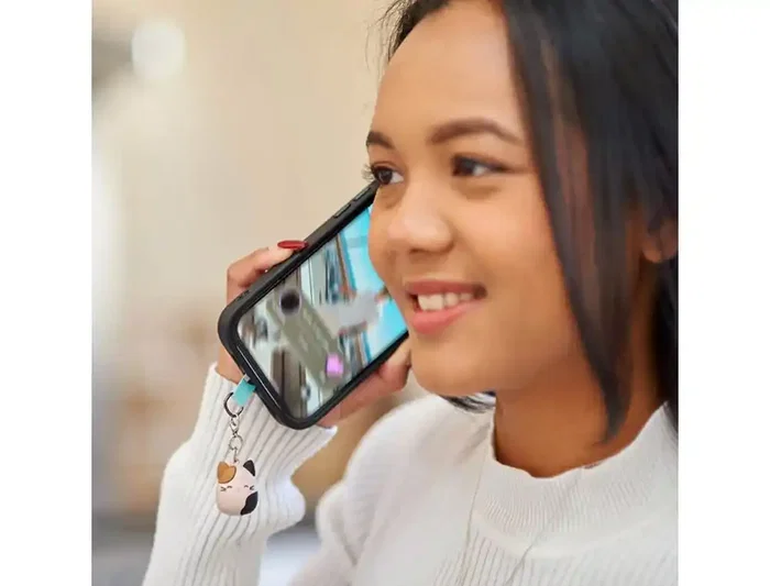 Wondee Charm Squishmallows Cam the Cat para Móvil - Colgante Decorativo Universal para Fundas, 100 x 20 x 58 mm