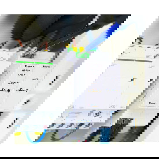 Shelly Pro 3EM-3CT63 Relé WiFi LAN Contador de Corriente con Medición CT 63A Carril DIN